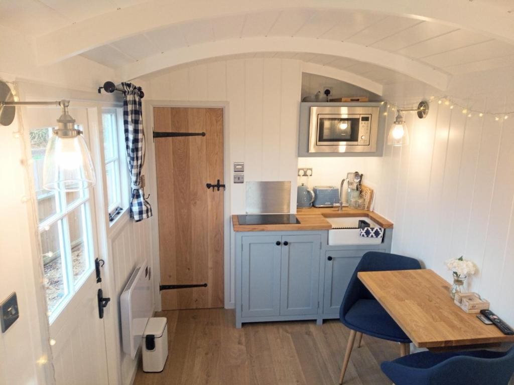 7 of the Most Amazing Dorset Shepherds Hut Stays