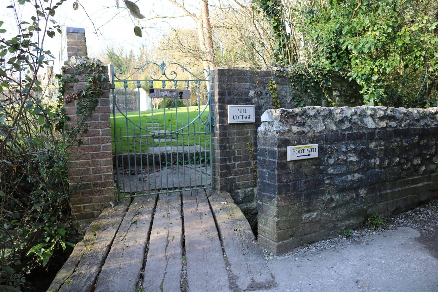 Cerne Abbas Walk 2.8 Mile Village and Giant Circular